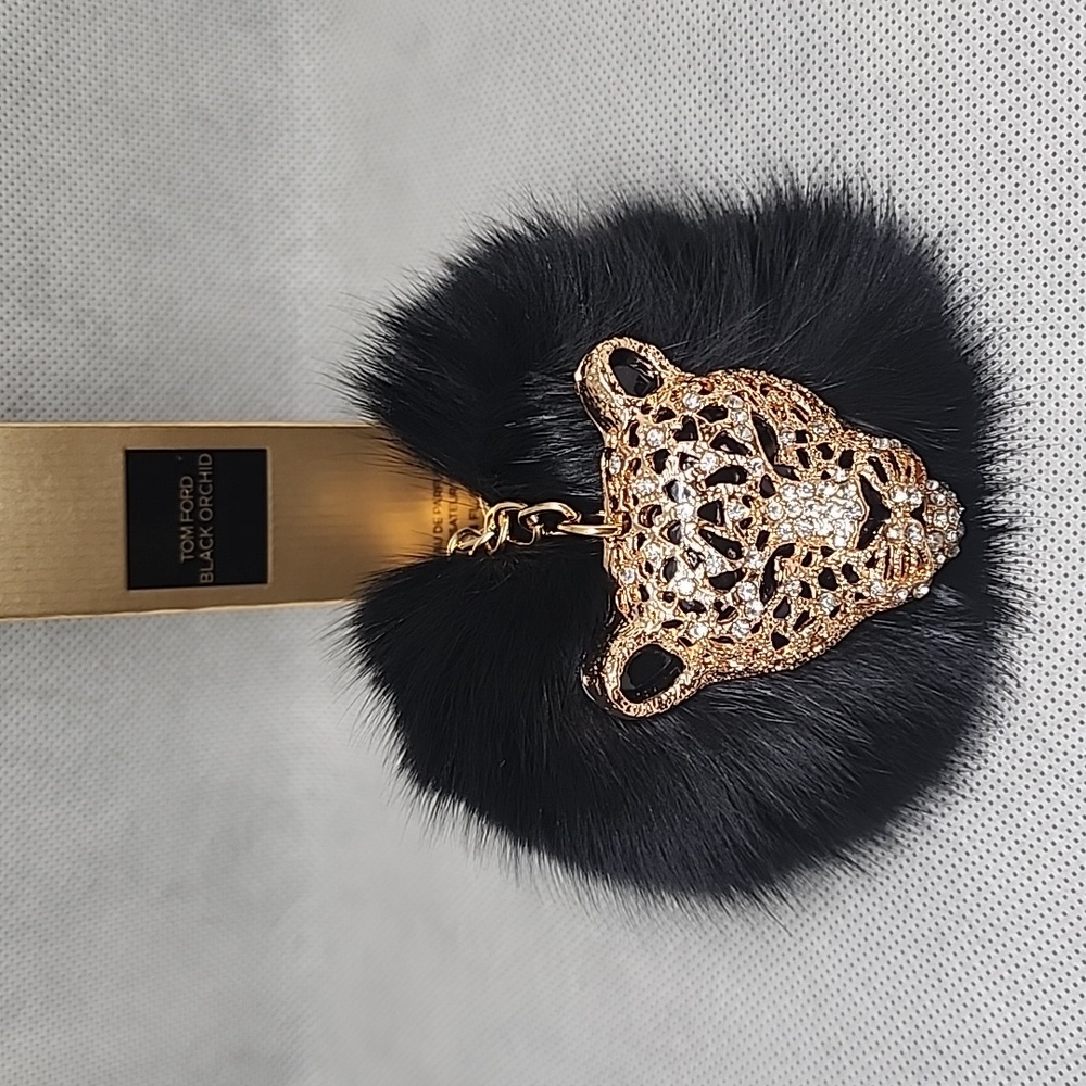 LEOPARD "Unbranded" KEYCHAIN (NIB).